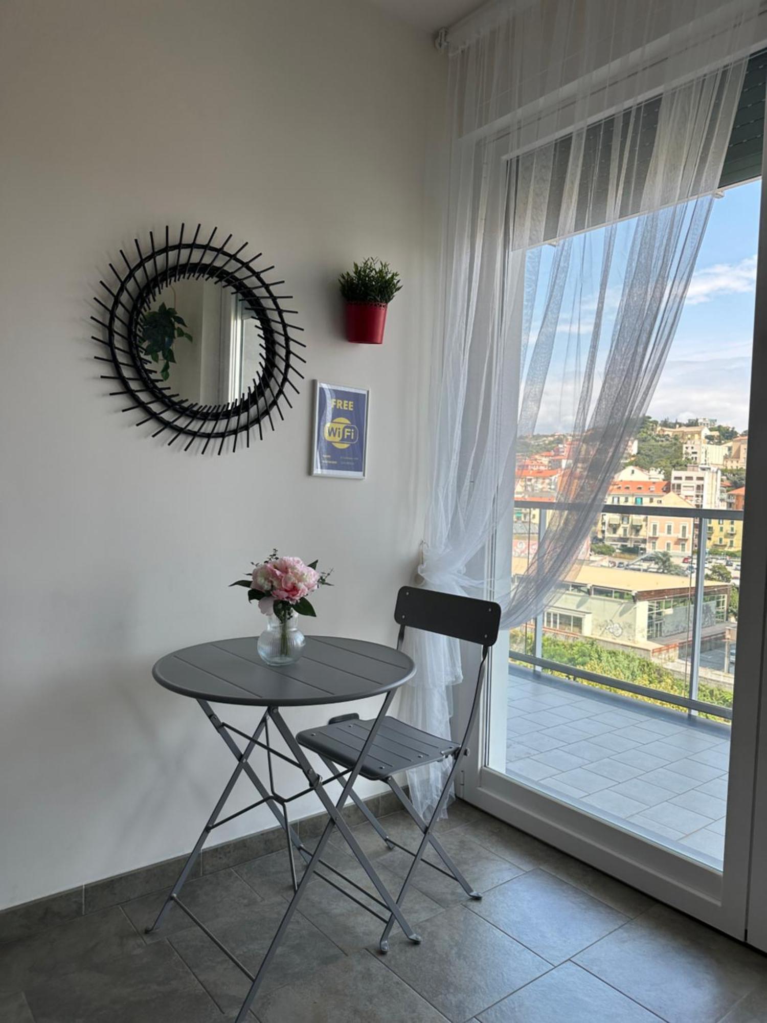 شقة Il Gabbiano Savona "Luxury House" - Wifi, Parking, Shopping Center المظهر الخارجي الصورة